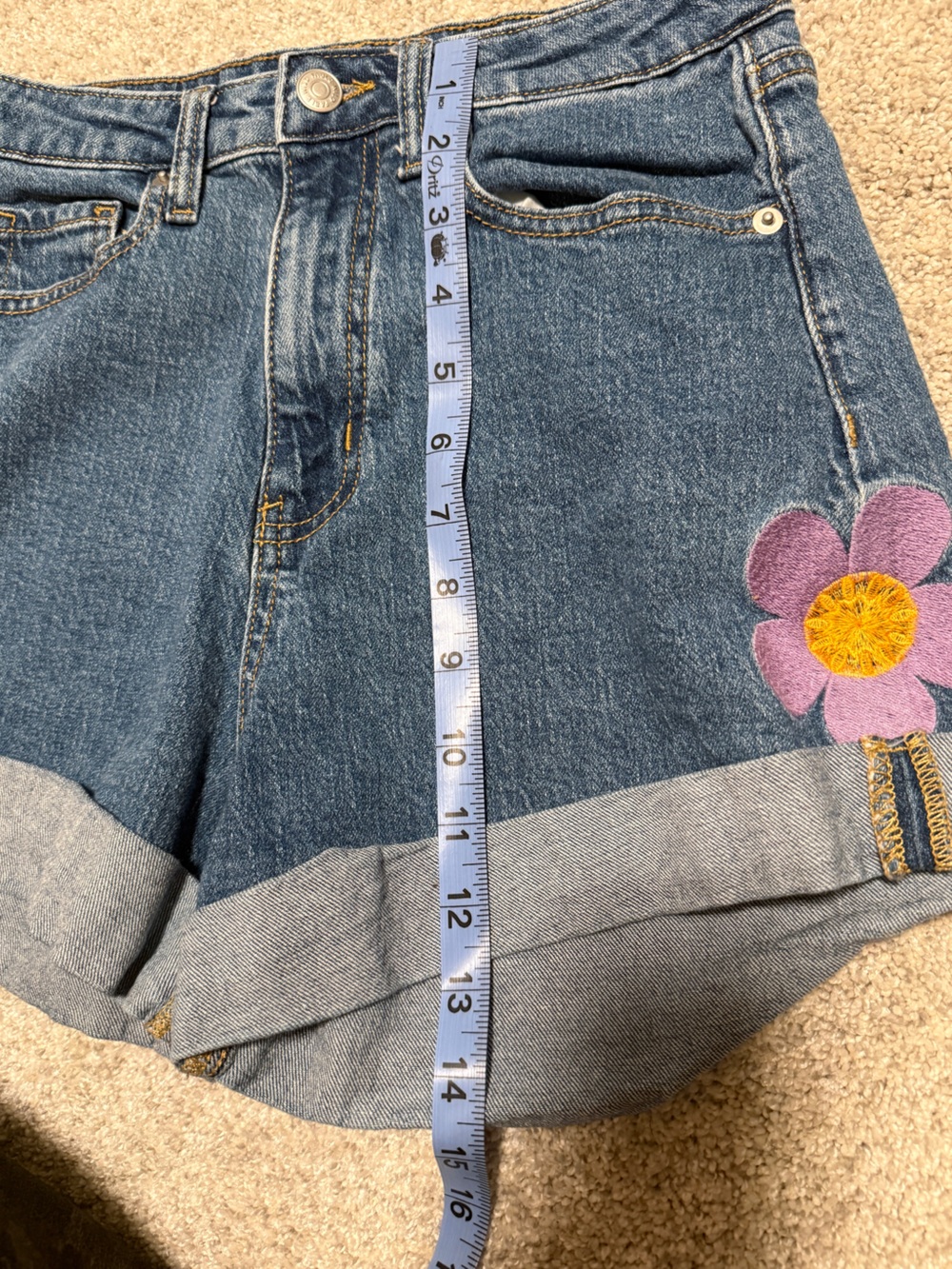 Flower-patch Denim Shorts - Picture 7 of 7